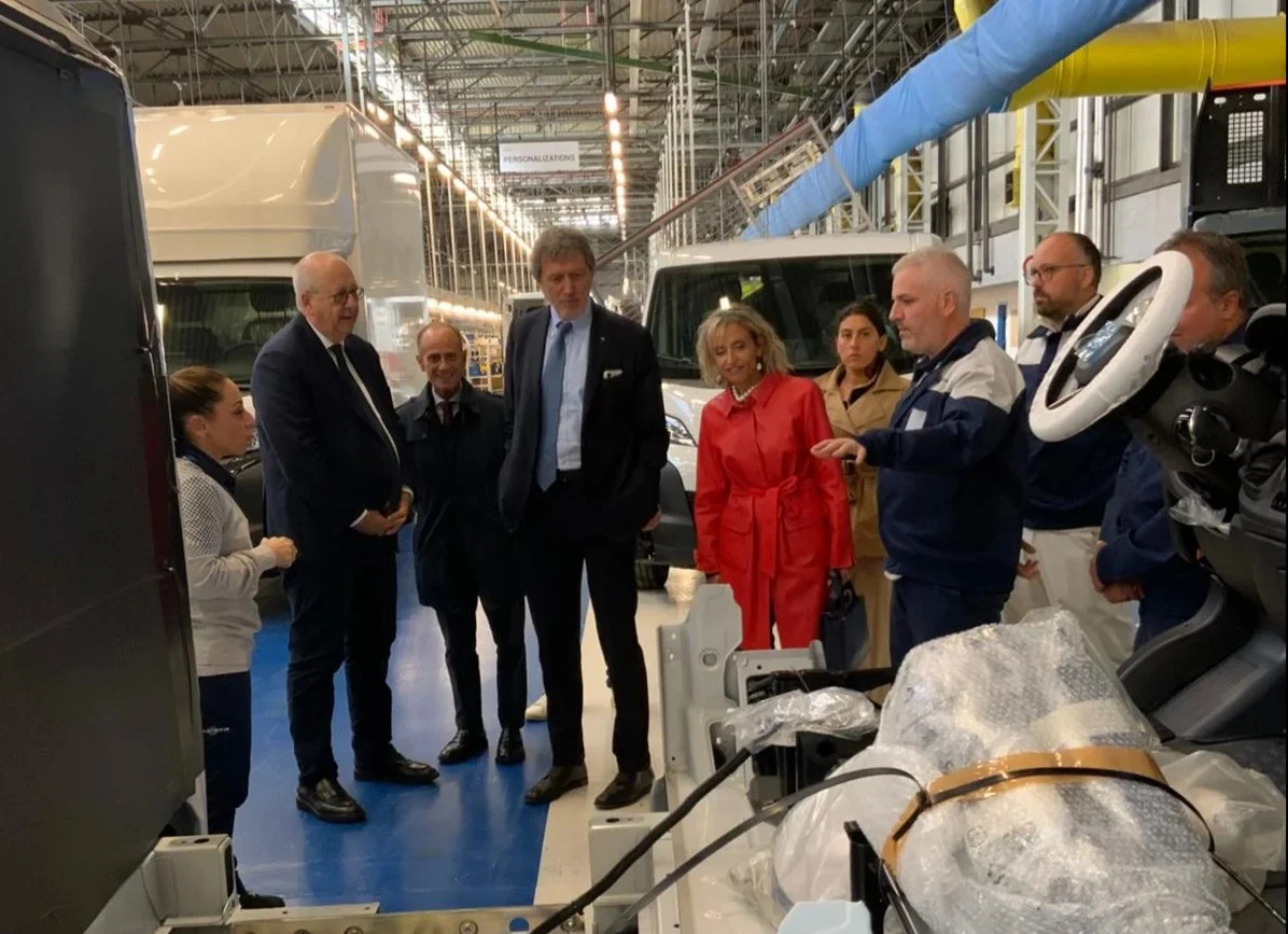 Stellantis, Marco Marsilio visita lo stabilimento