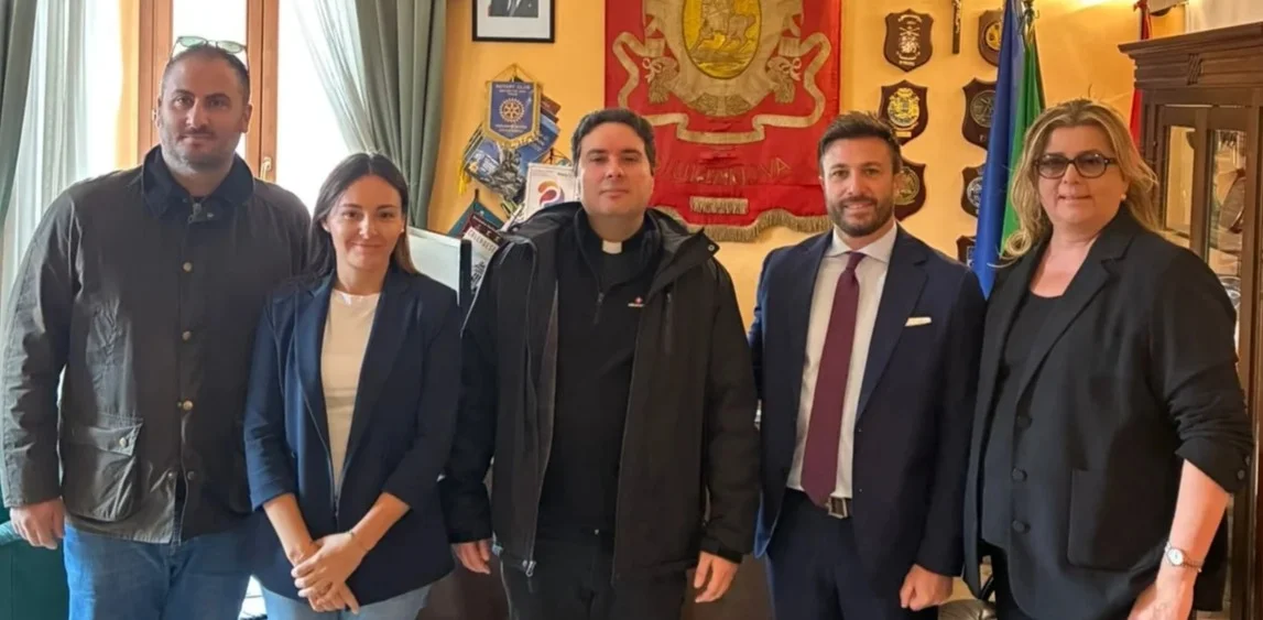 Don Christian Mauri incontra l'amministrazione di Giulianova
