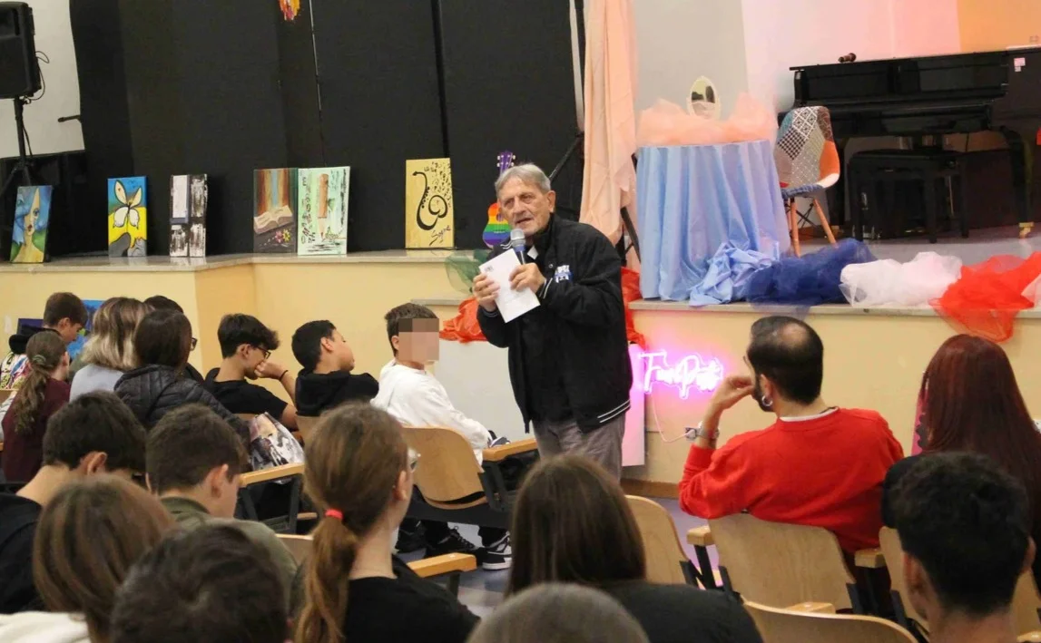 Don Aniello Manganiello incontra le scuole