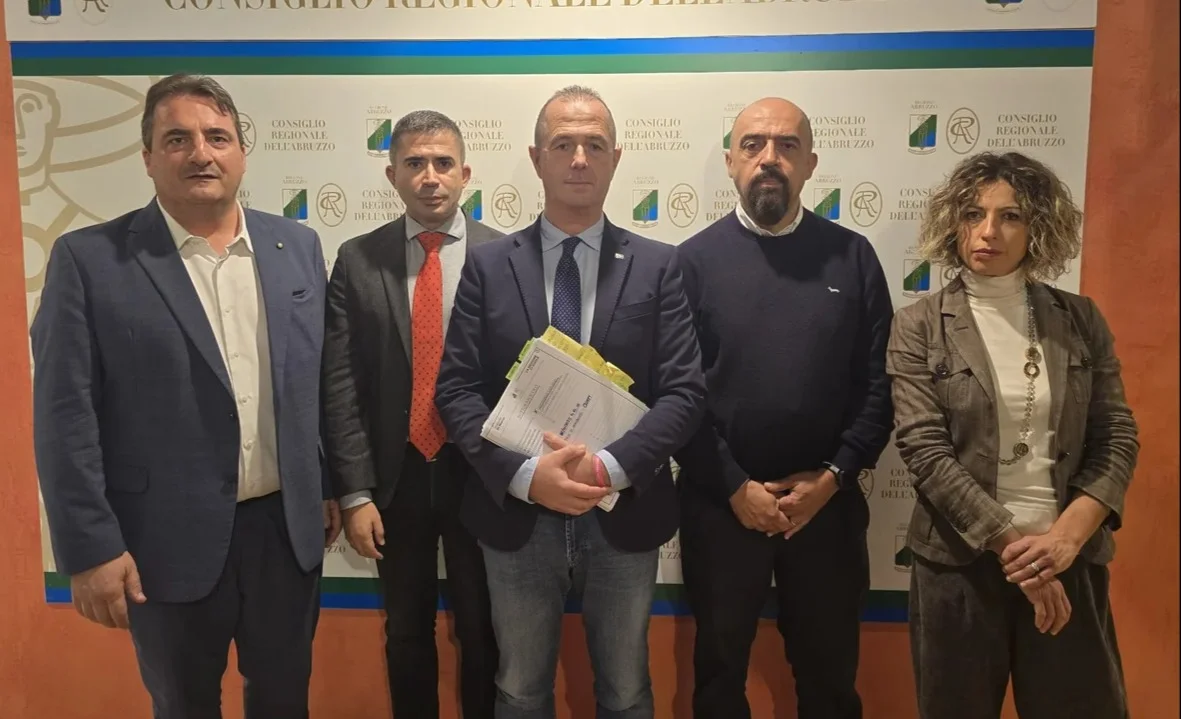 Patto per l’Abruzzo: esposto in Procura sui farmaci oncologici