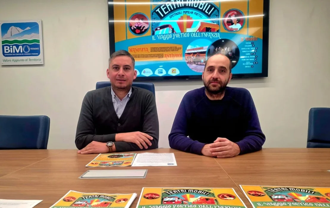 VIDEO e FOTO |"Teatri Mobili - Viaggio poetico dell'infanzia": arriva il camion-teatro per i più piccoli
