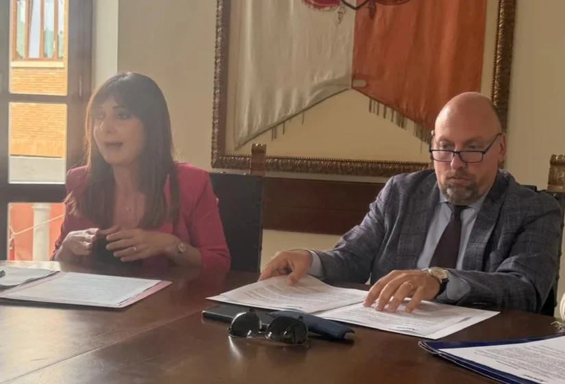 Parcheggi Teramo, Azione: la maggioranza inventa accordi inesistenti per coprire una gestione disastrosa