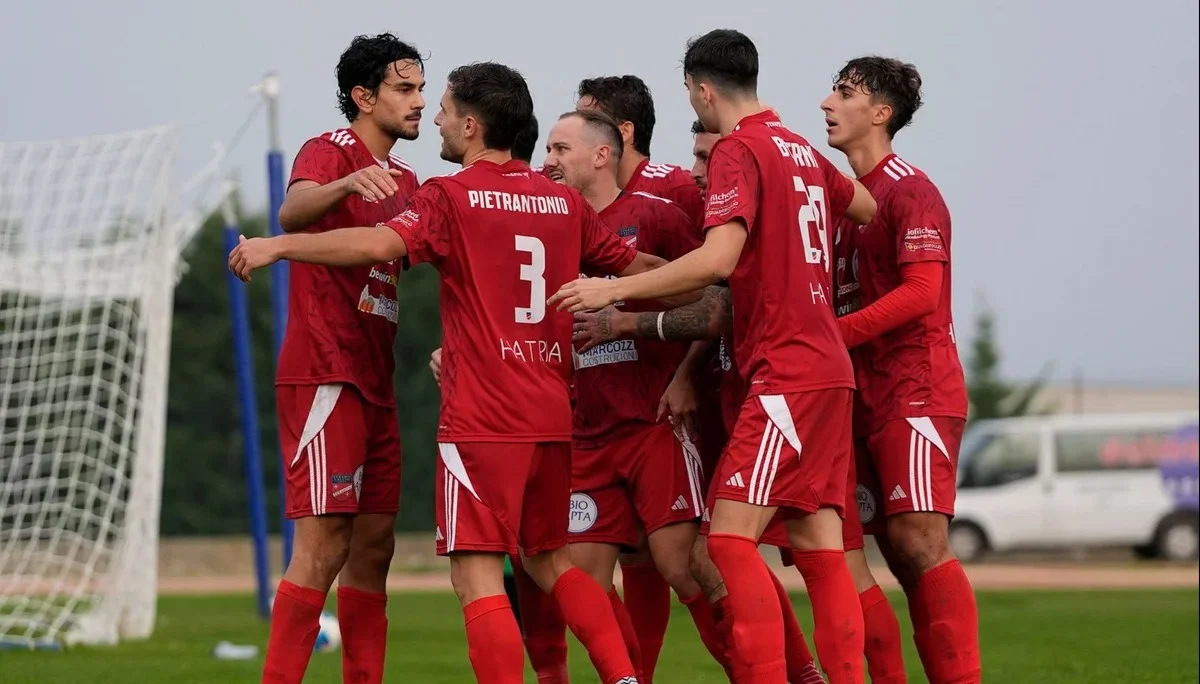 Calcio D, Teramo ed Ancona realtà diverse