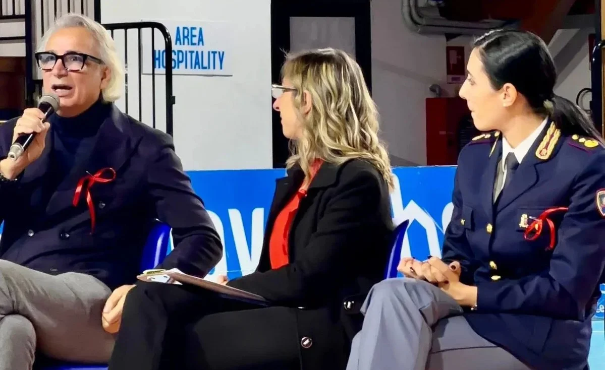 Andrea Carnevale commuove il pubblico pinetese