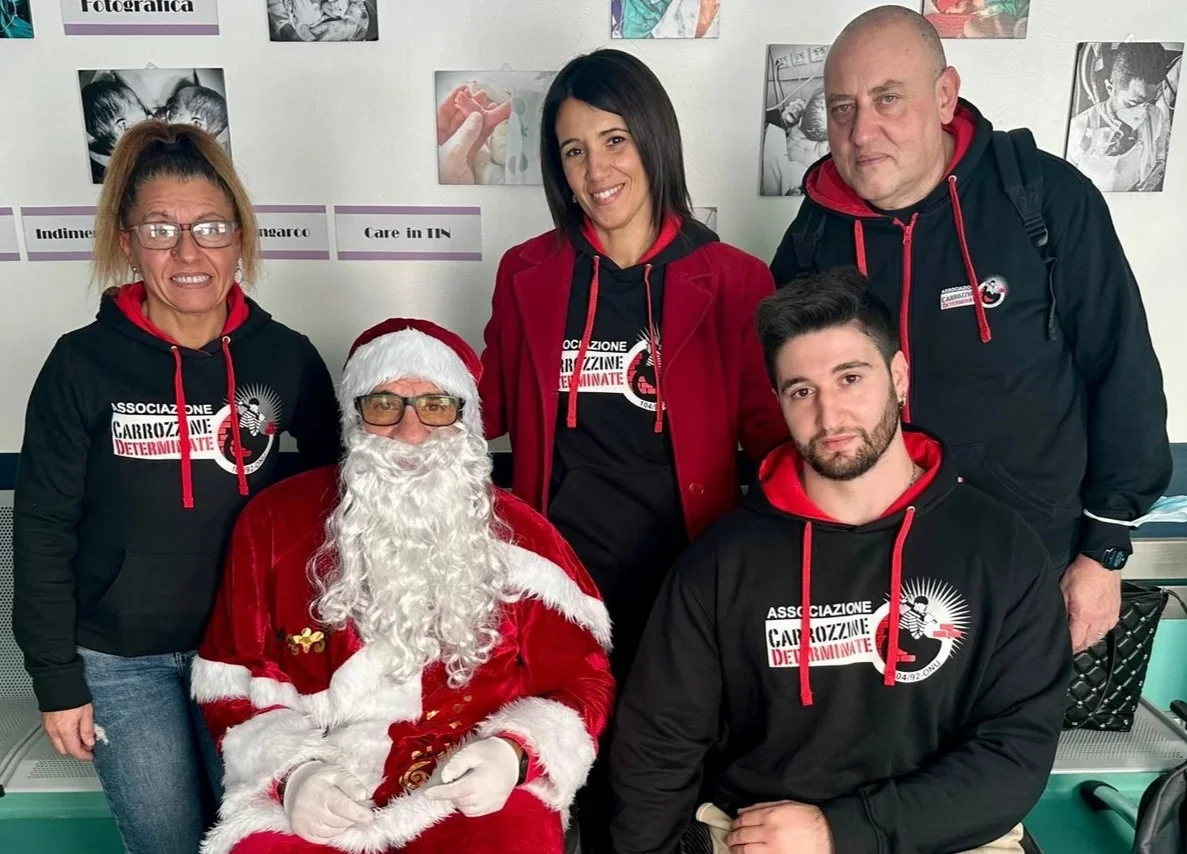 "Giocattolo sospeso", Babbo Natale in carrozzina consegnerà doni ai bimbi in ospedale