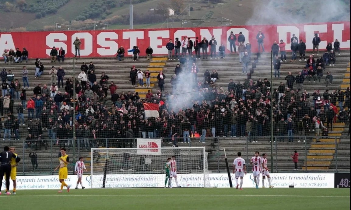 Calcio D/F, Teramo in scia alla capolista