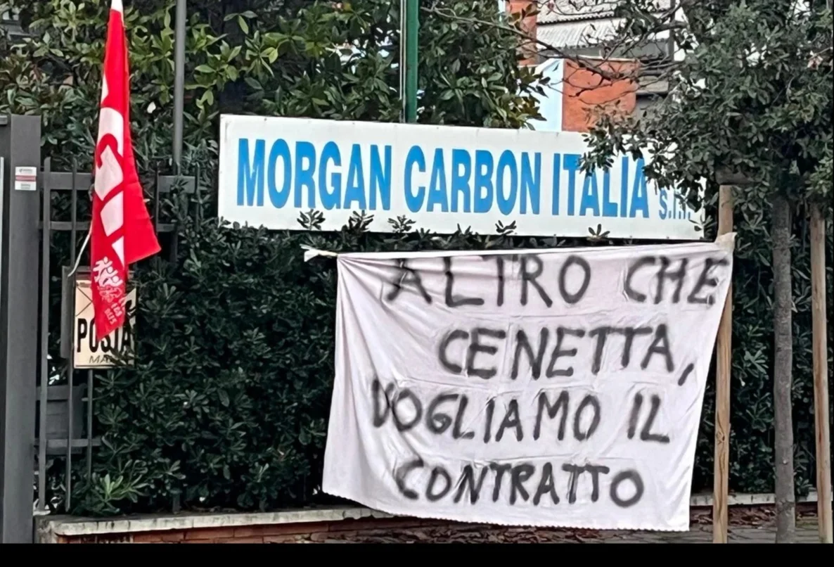 Morgan Carbon Italia, picchetto dei lavoratori dinanzi alla sede dell'azienda a Martinsicuro