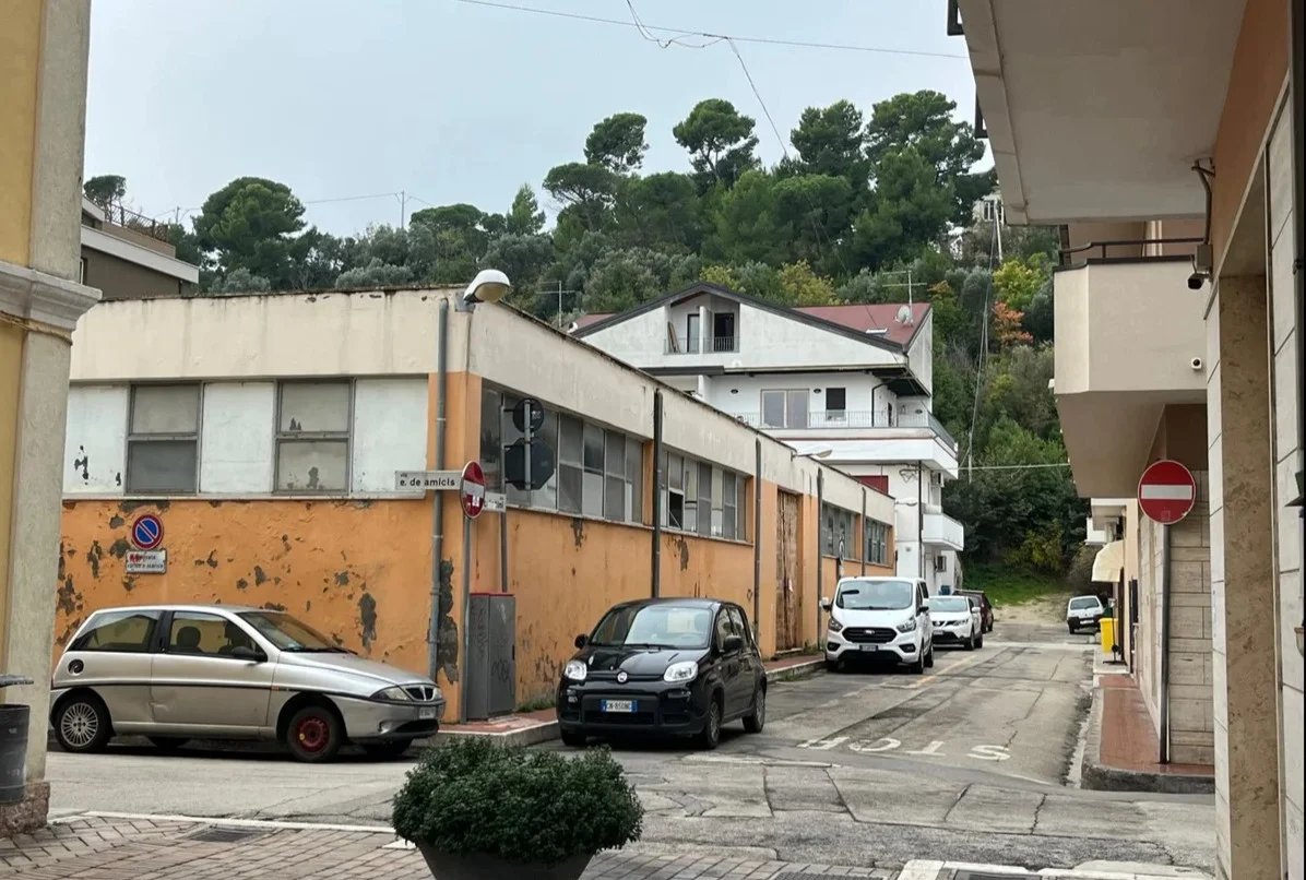 Mercato coperto, 100 firme rosetane contro l'utilizzo