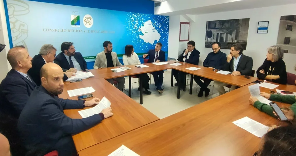 VIDEO e FOTO | Bilancio regionale, tasse e tagli che umiliano territori e comunità