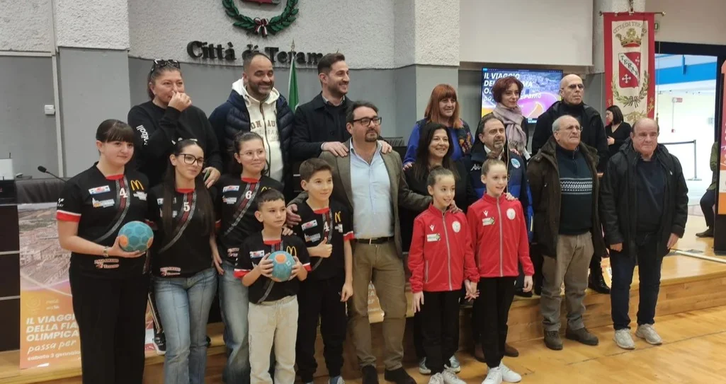 FOTO e VIDEO | La Fiamma Olimpica a Teramo sabato 3 gennaio