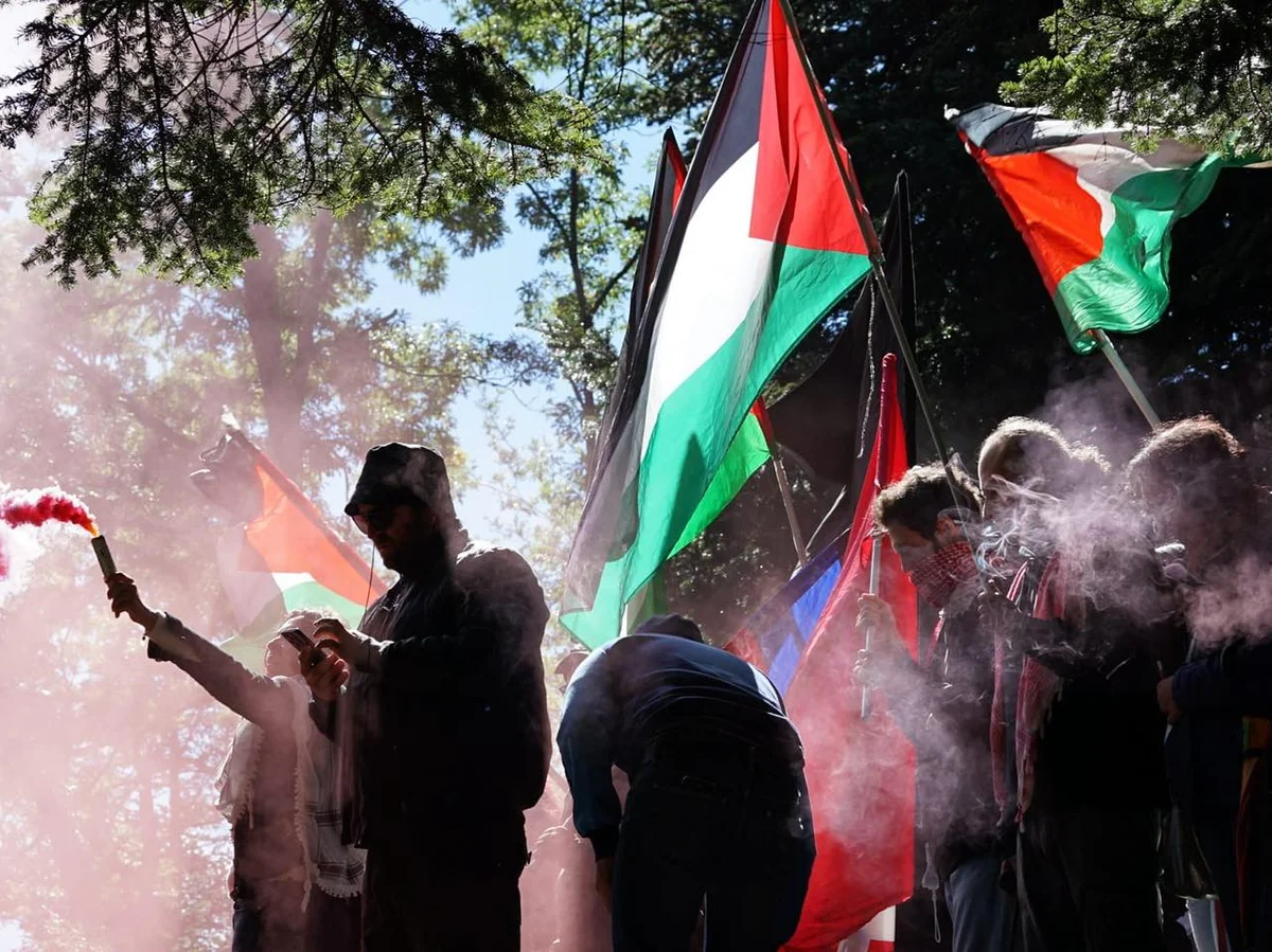 FOTO | Casa del Popolo celebra la battaglia di Bosco Martese con Gaza nel cuore