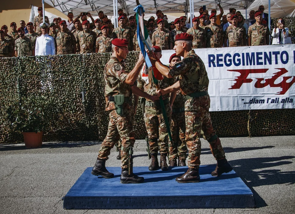 Cambio al vertice della Folgore, il Colonnello Eramo nuovo comandante