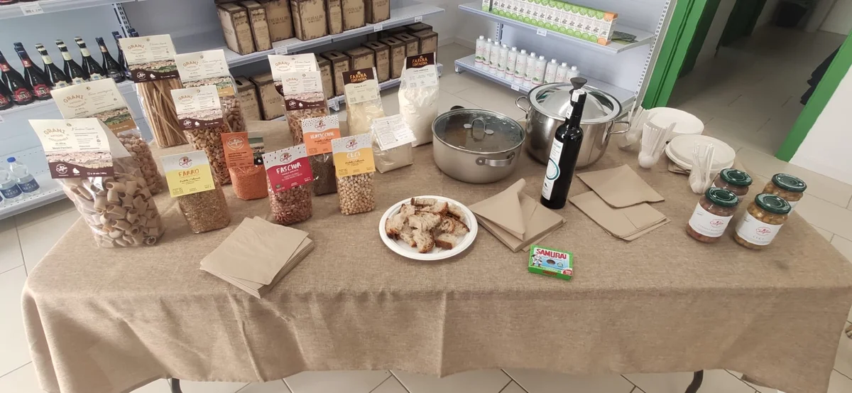 FOTO e VIDEO | Mercato Contadino d’Abruzzo tra farine, legumi e sapori di terra