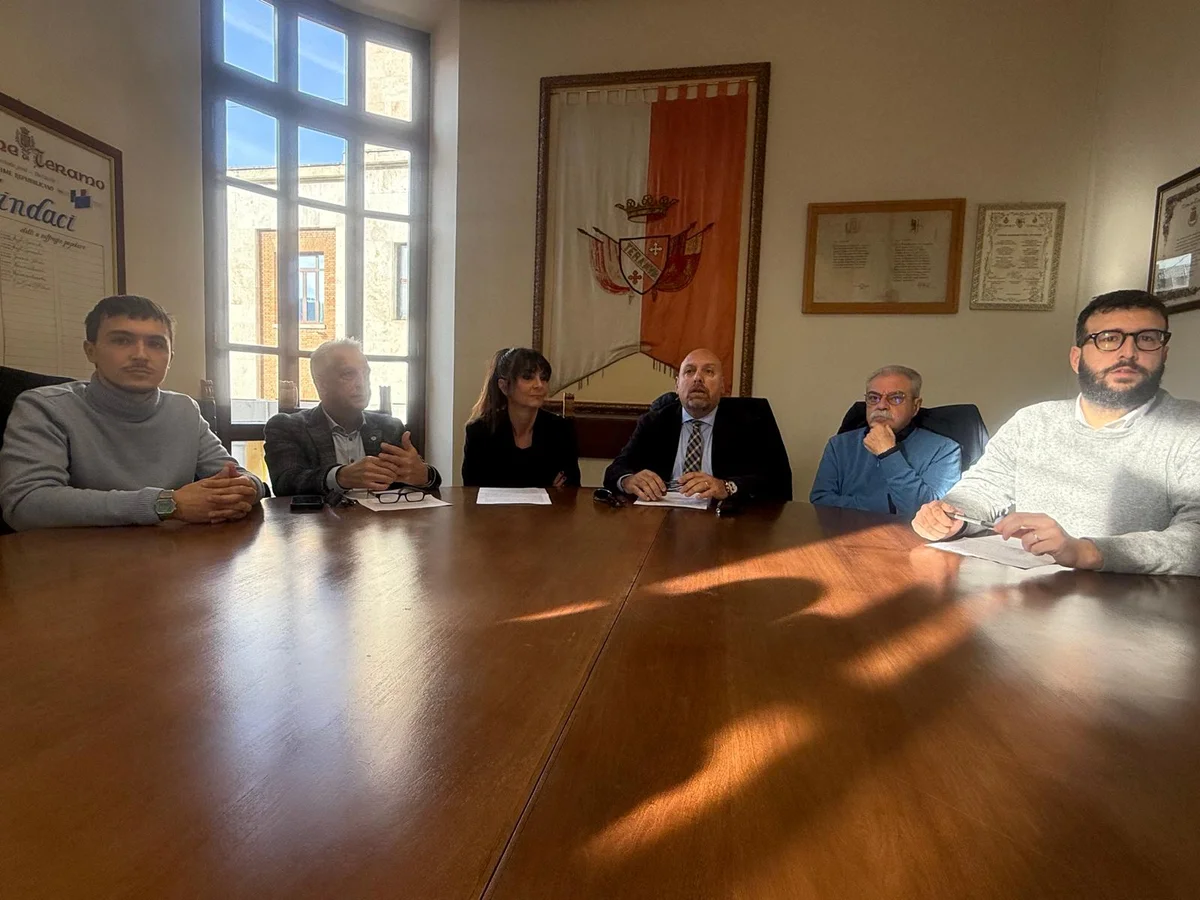 VIDEO | Azione: dall'amministrazione teramana solo grandi annunci