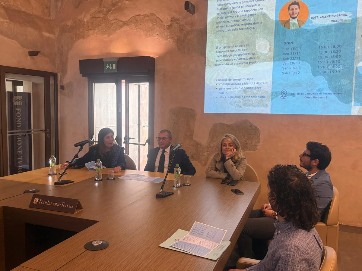 FOTO e VIDEO | Digitale e IA, sei incontri a Torano Nuovo per sviluppare consapevolezza e pensiero critico