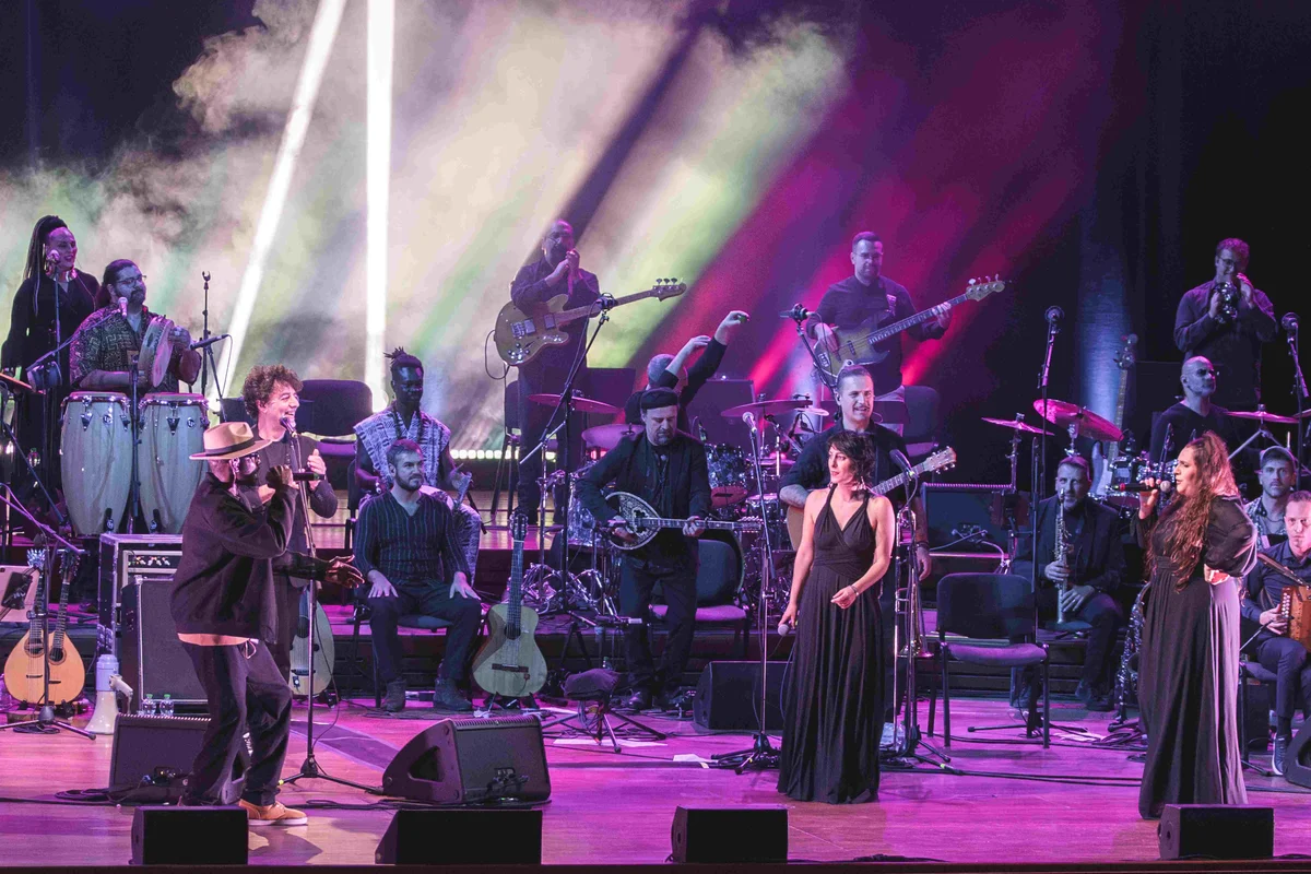 Il teramano Di Teodoro torna con l’Orchestra Popolare del Saltarello al fianco di Gazzé