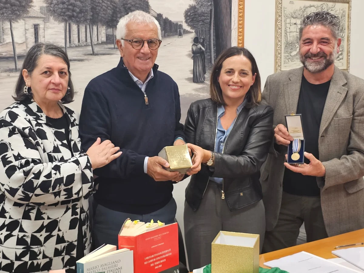 Pietra d'inciampo intitolata a Marsilio Esposito