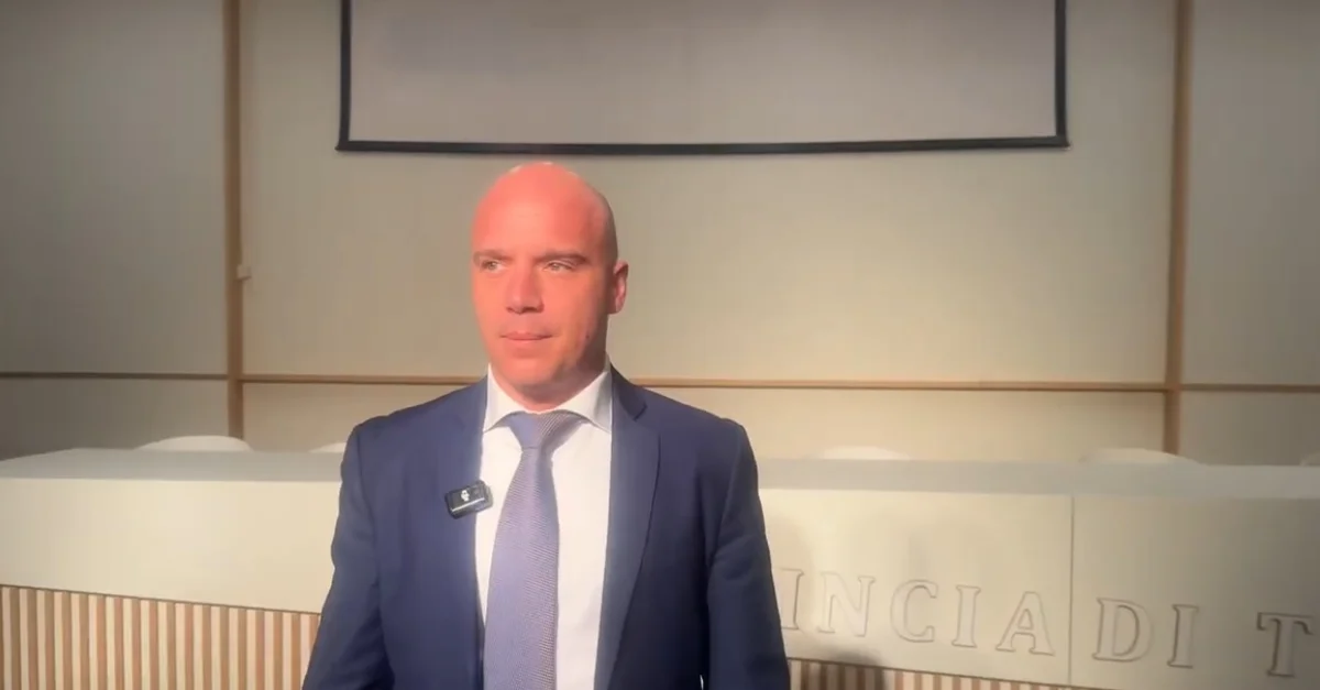 FOTO e VIDEO | Sala Polifunzionale della Provincia di Teramo ancora chiusa, "blitz" del presidente D'Angelo