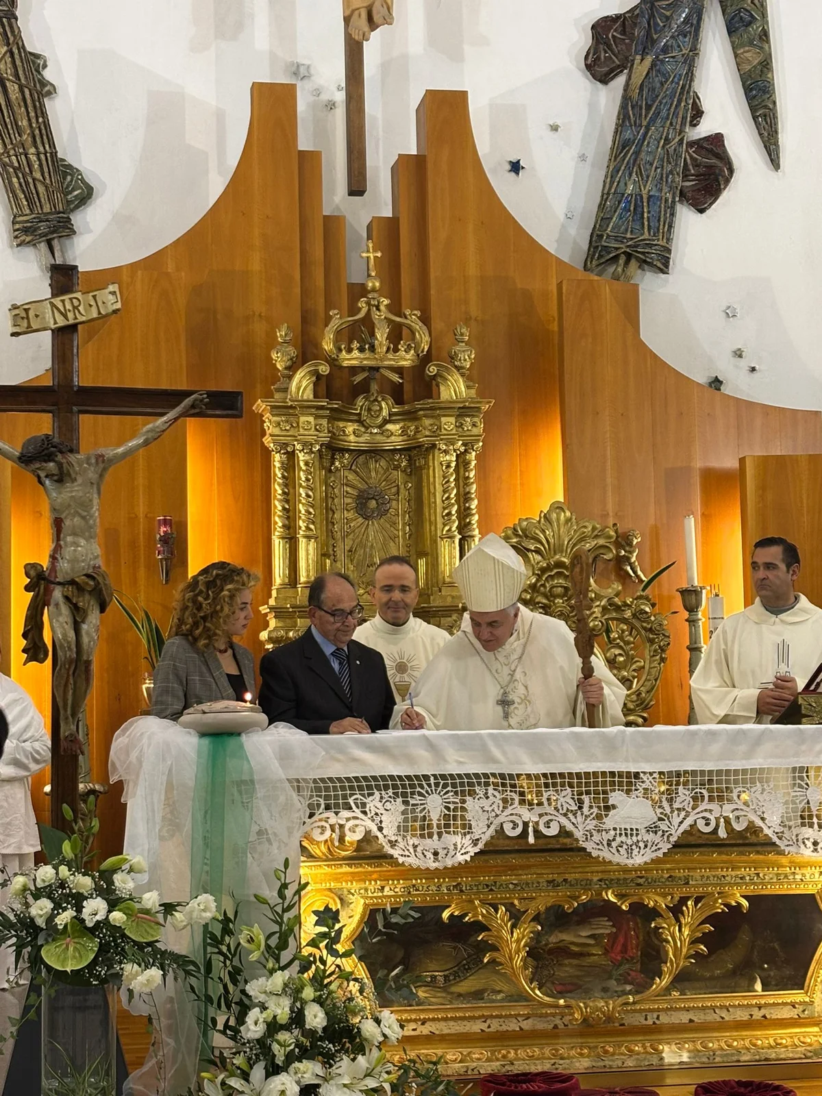 FOTO | Ancarano accoglie il nuovo parroco Don Gianluca Pelliccioni