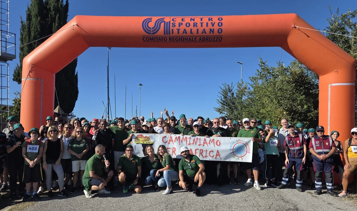 FOTO | Teramo, oltre 500 persone per la X edizione di Camminiamo per l’Africa