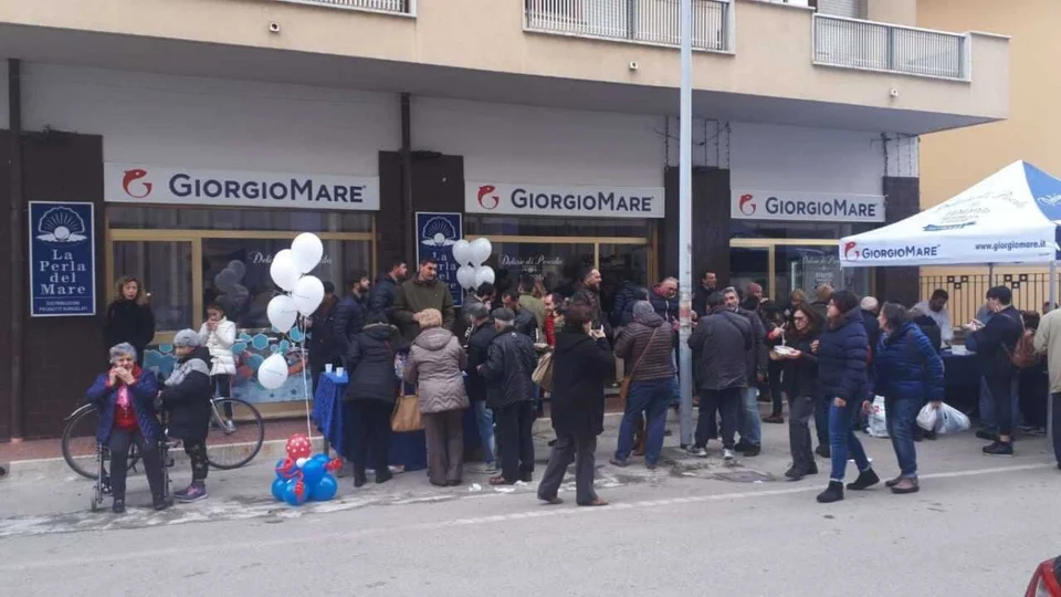 DELIZIE DI PESCATO NEL NUOVO PUNTO VENDITA "GIORGIO MARE" DI TERAMO |  FOTO E VIDEO
