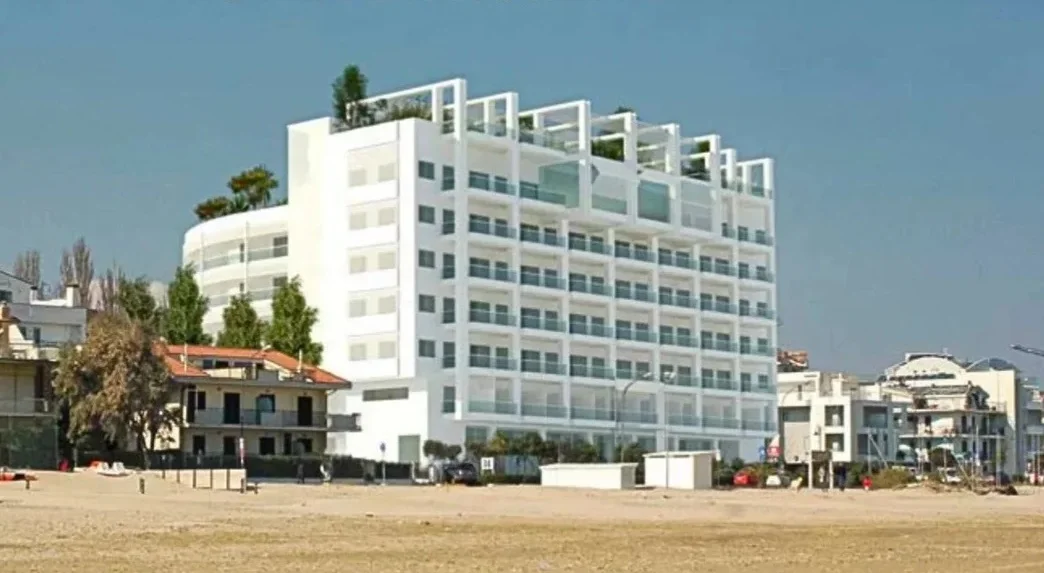 Ex Hotel Mion, Azione: “Progetto sostenibile e strategico per il futuro di Roseto”