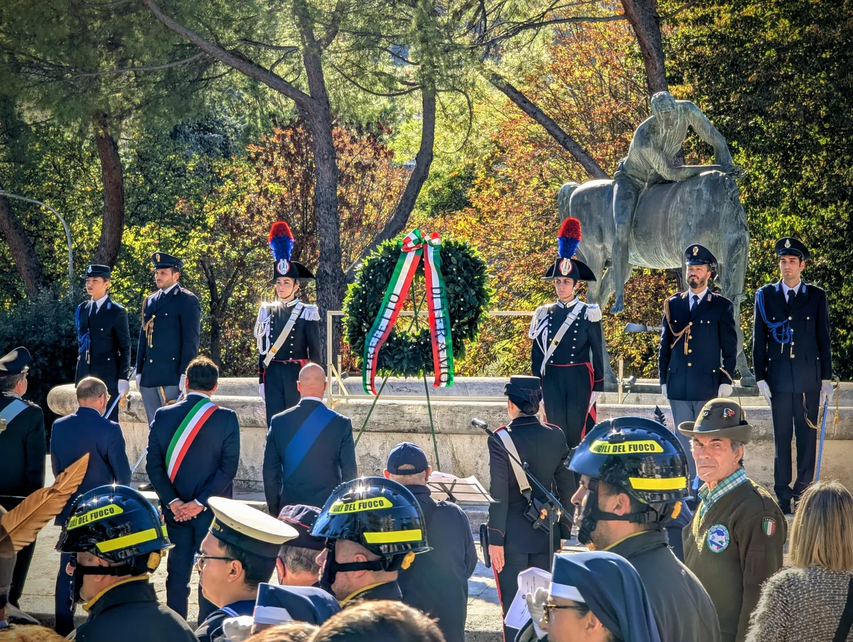 FOTO | Giornata dell’Unità nazionale e delle Forze Armate, le celebrazioni a Teramo