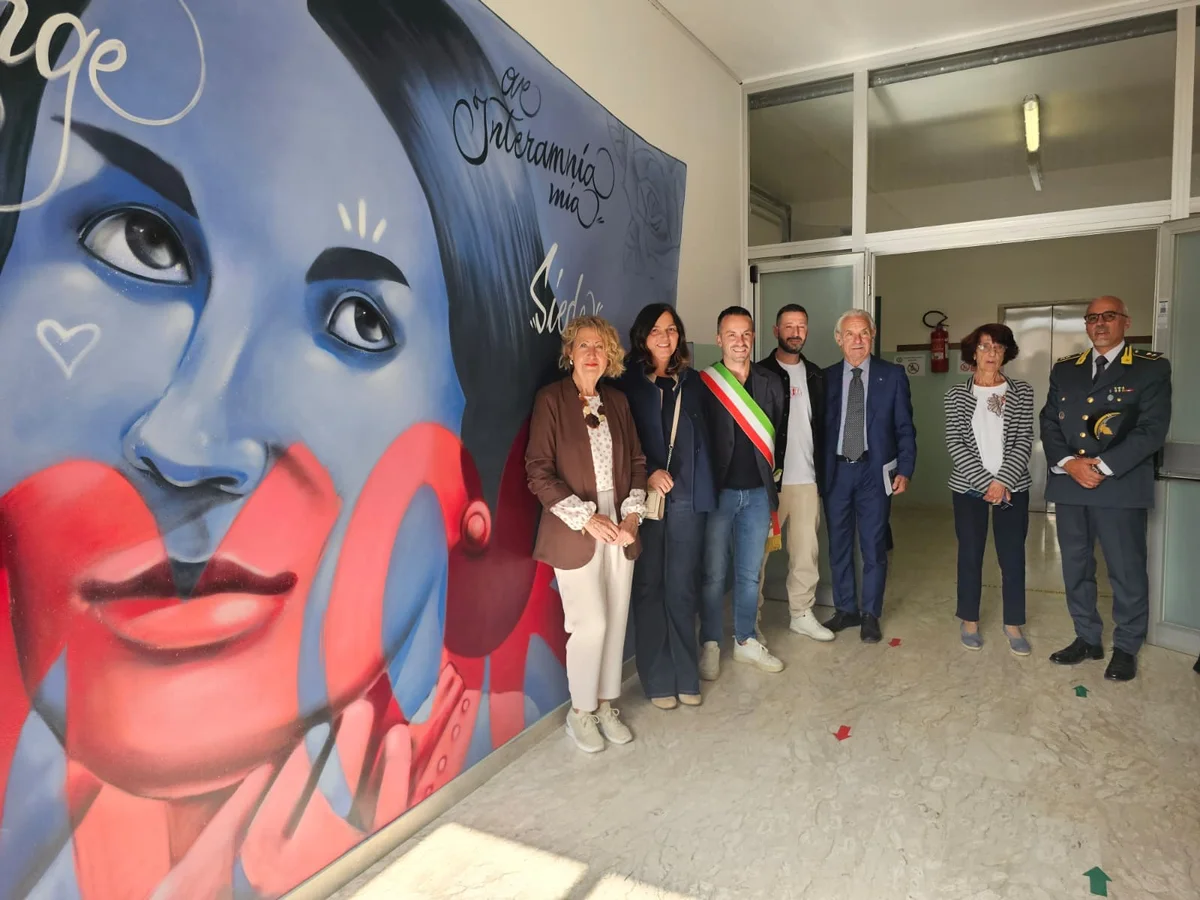 Inaugurato a Roseto il murale dedicato a Giannina Milli