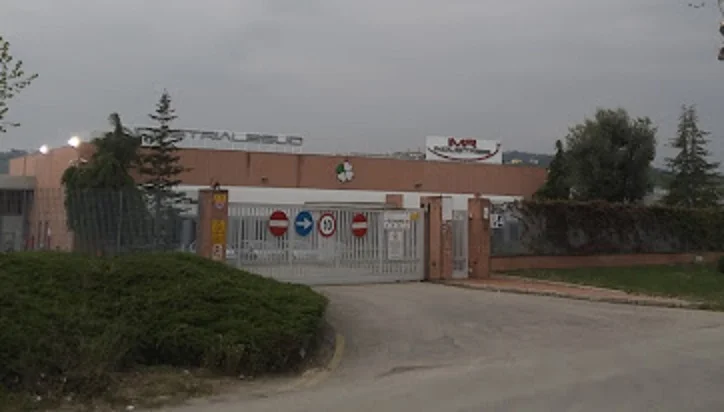 Malore in fabbrica, operaio di 55 anni ricoverato in ospedale