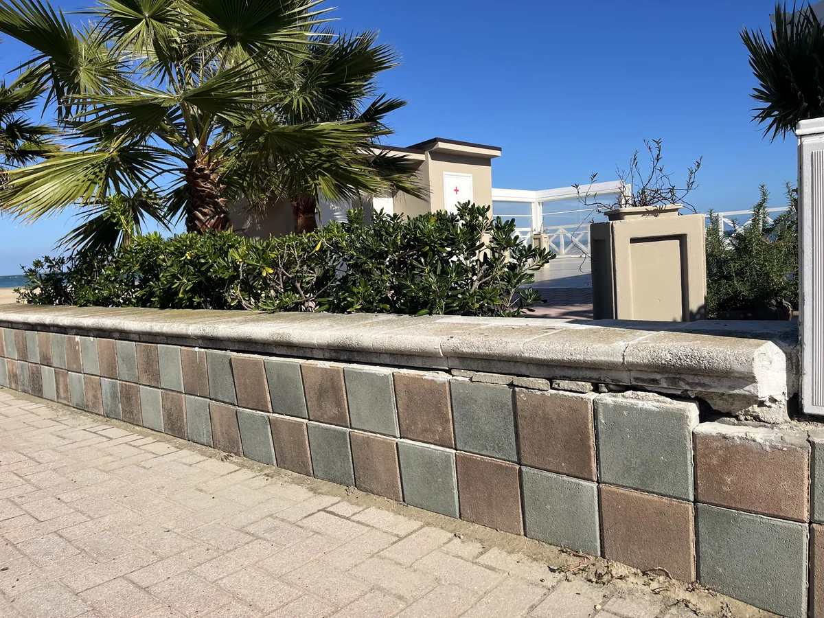 FOTO | Lungomare di Cologna Spiaggia, nuovi cedimenti e nessun intervento