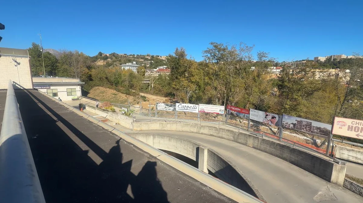VIDEO | Parcheggio San Francesco, nasce il percorso ciclopedonale verso il centro e il parco fluviale