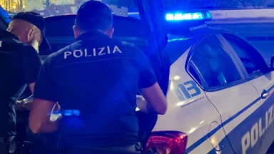 Lite fuori da una discoteca di Teramo, denunciato un 23enne