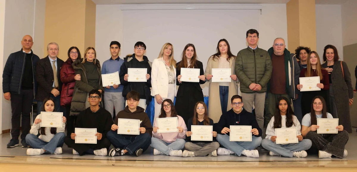 Eccellenze premiate e teatro contro il bullismo al Polo Tecnologico Economico di Teramo