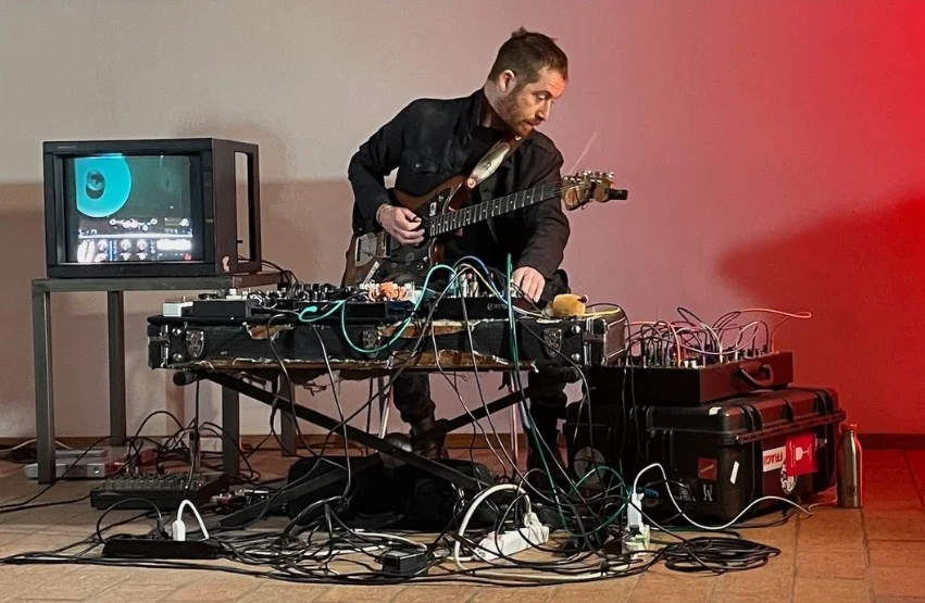 Giulianova, appuntamento all'alba con il concerto di Stefano Pilia degli Afterhours