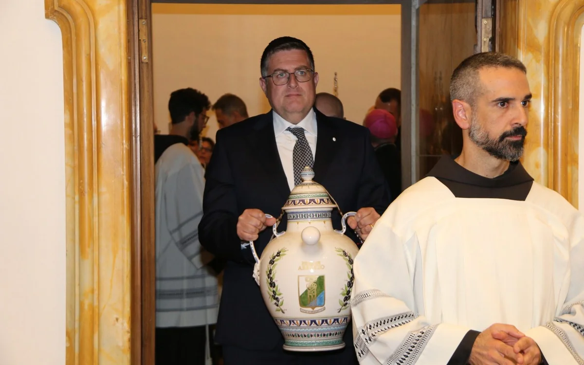 L'Abruzzo ad Assisi, donato l'olio per la lampada votiva della tomba di San Francesco