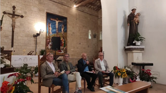 FOTO | Presentato nella suggestiva chiesa di San Vito il volume "L'assedio della fortezza di Civitella..."