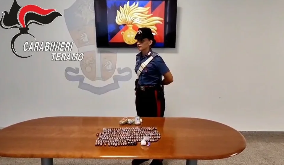 VIDEO | Stupefacenti sotterrati vicino al pollaio, arrestato un uomo di Campli