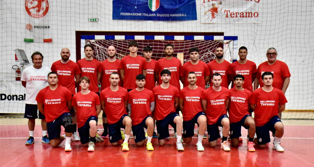 Pallamano Teramo, presentazione della squadra a San Nicolò