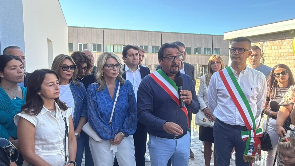 FOTO e VIDEO | Inaugurata la nuova scuola di Villa Vomano: per il 15 pronta la Fornaci-Cona