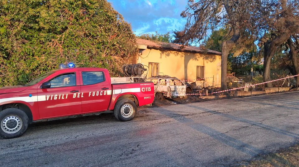 Auto esce di strada a Paolantonio di Sant'Egidio, trasportato in ospedale il conducente