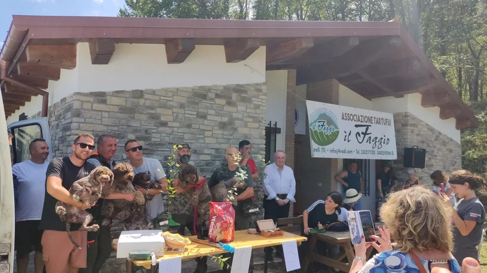 FOTO | Cani da tartufo e divulgazione scientifica, via al Trofeo della Montagna