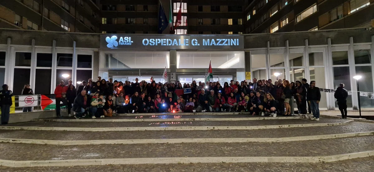 FOTO |Fiaccolalata per Gaza al Mazzini di Teramo
