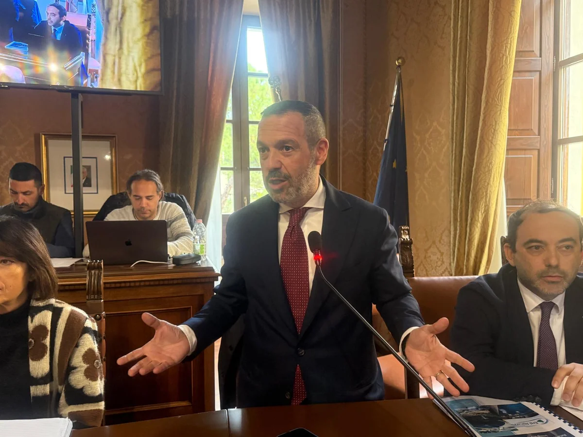 VIDEO | Acqua, Sospiri: tutelare la gestione pubblica e il ruolo dei Comuni con 2 ambiti regionali