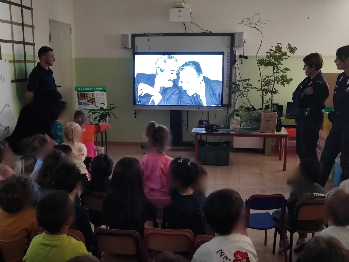 Teramo, messo a dimora nel giardino dell’Istituto D’Alessandro-Risorgimento “L’Albero Falcone”