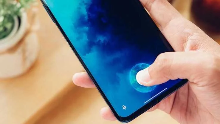 Fusioni di gestori di telefonia, allarme tra i clienti
