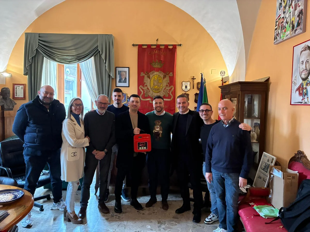 L'Associazione "Paradiso" dona un defibrillatore alla città di Giulianova