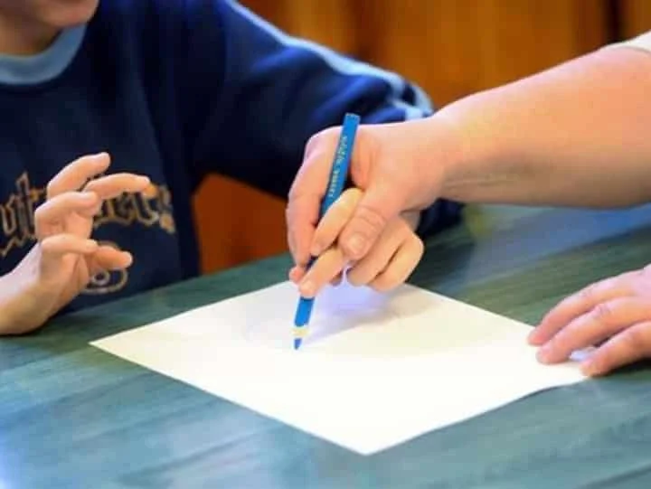 Aggressione al docente di Nereto, FLC CGIL esprime solidarietà