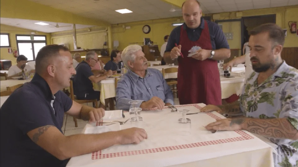 FOTO E VIDEO | CAMIONISTI IN TRATTORIA, LA PUNTATA IN ABRUZZO CON CHEF RUBIO FA TAPPA ANCHE A ROSETO DEGLI ABRUZZI