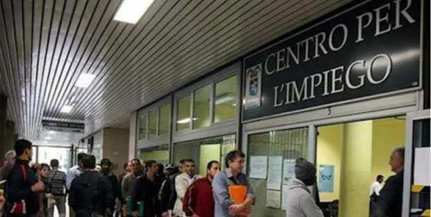Centri impiego, dal 3 giugno accesso solo su prenotazione