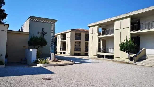 Cimiteri di Roseto, Pd: situazione vergognosa, l’amministrazione manca di rispetto e dignità